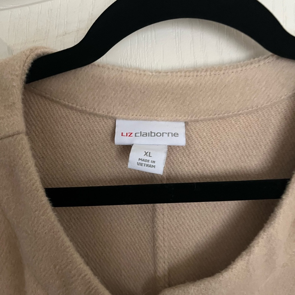Liz Claiborne jacket. Beige. Tie waist closure. XL. - Picture 3 of 4